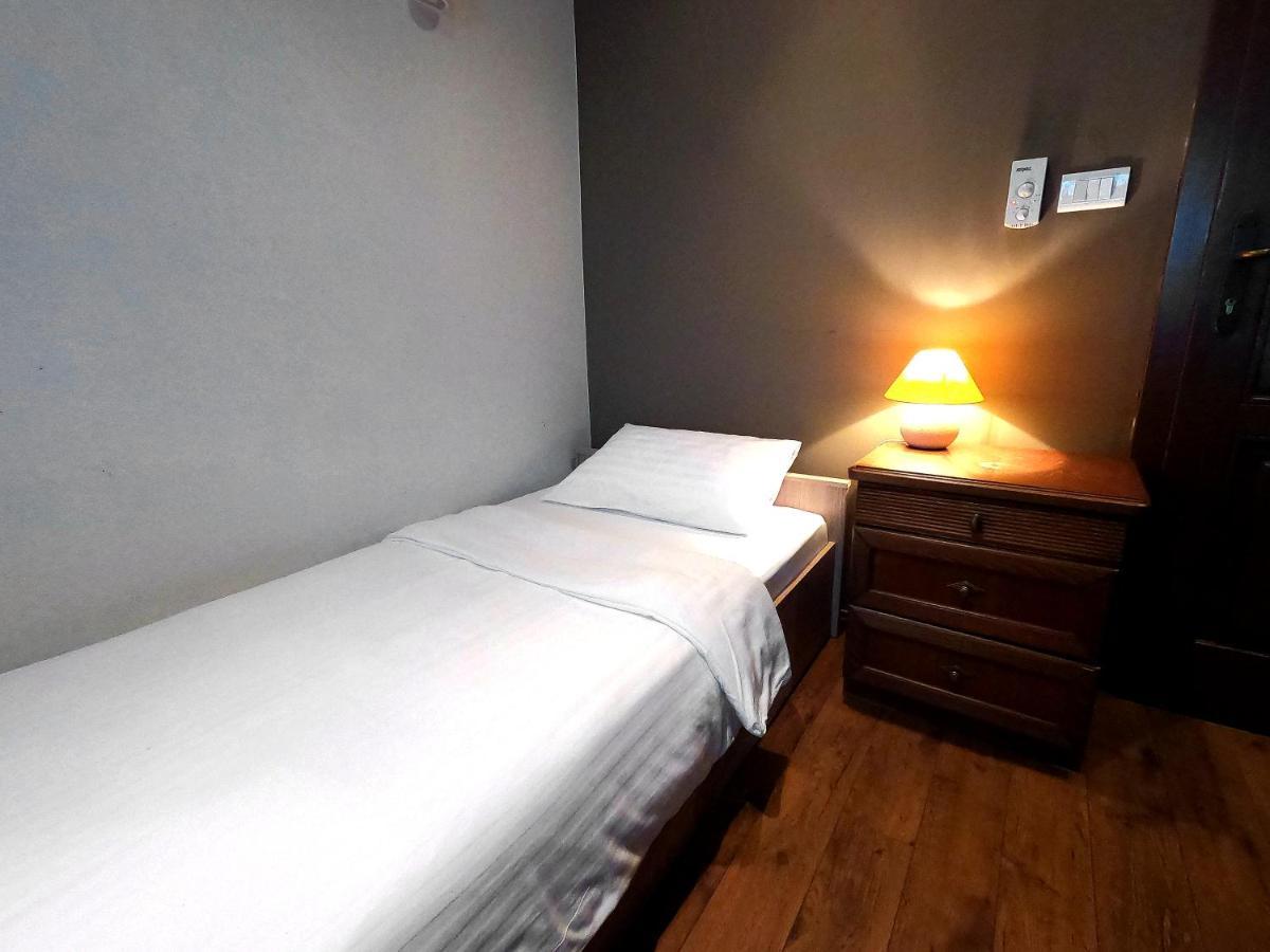 Hotel Pansion Mamica Pušćina Esterno foto