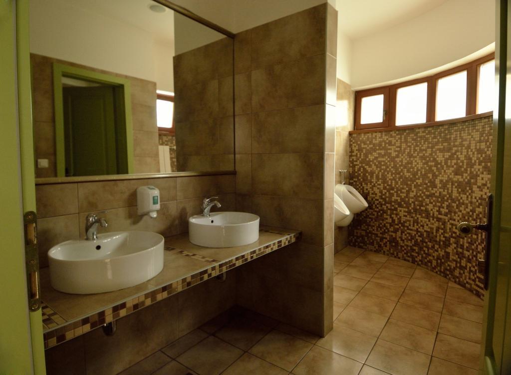 Hotel Pansion Mamica Pušćina Esterno foto
